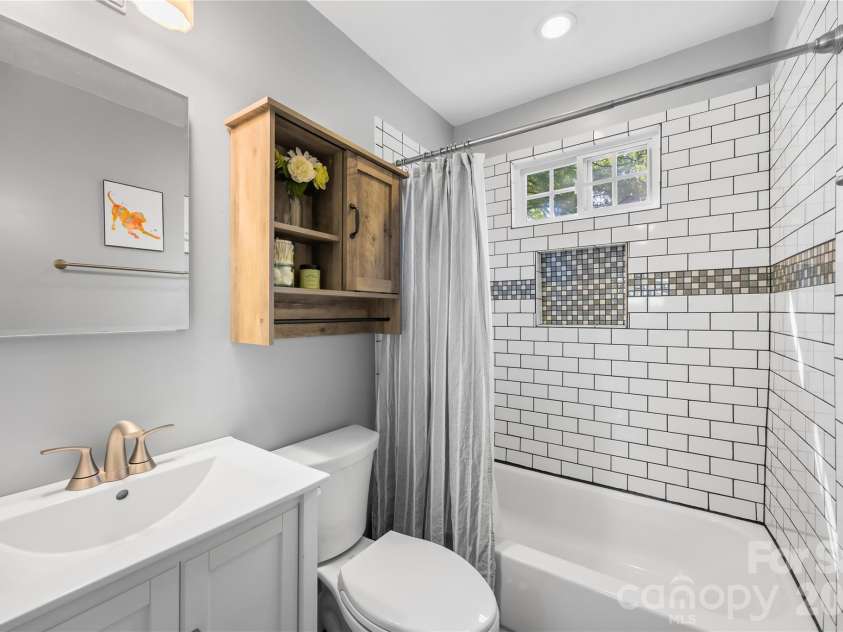 1120 Meadow Lane, Charlotte, NC 28205.  MLS# CAR4397732, YatesRealty ID 38138. Hall Bath.