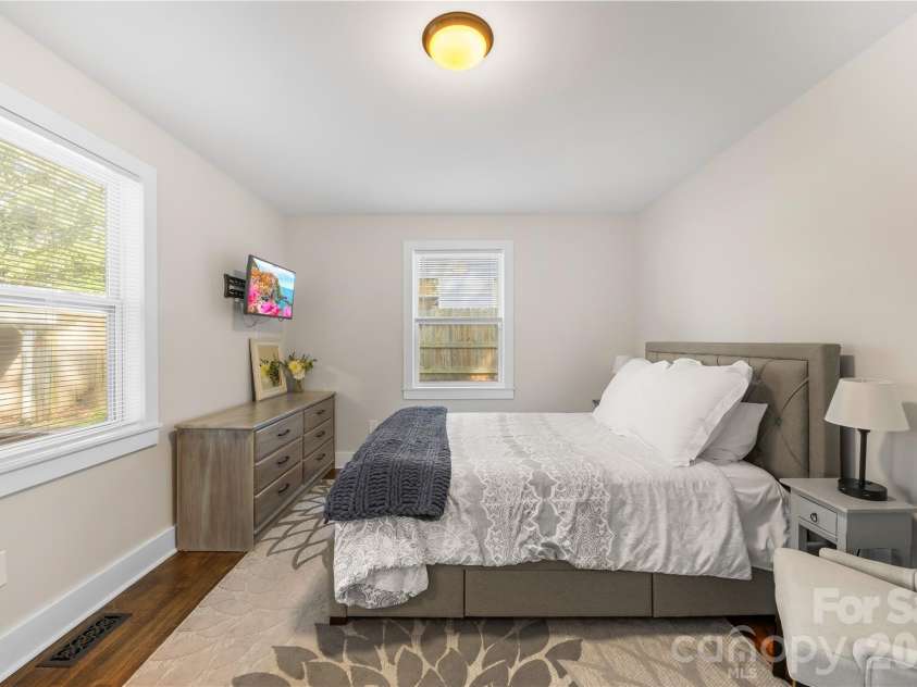 1120 Meadow Lane, Charlotte, NC 28205.  MLS# CAR4397732, YatesRealty ID 38138. Primary Bedroom.