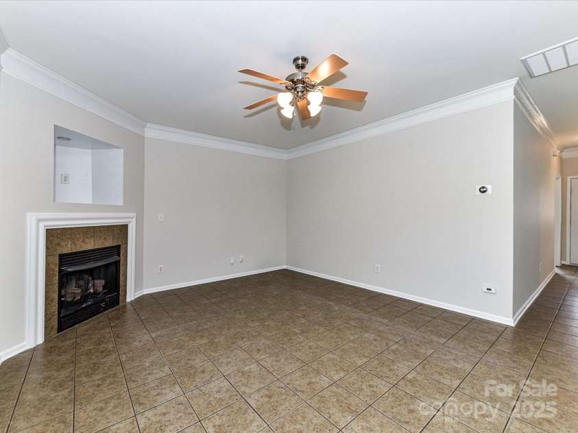 15506 Lakepoint Forest Drive, Charlotte, NC 28278.  MLS# CAR4240966, YatesRealty ID 3814. 