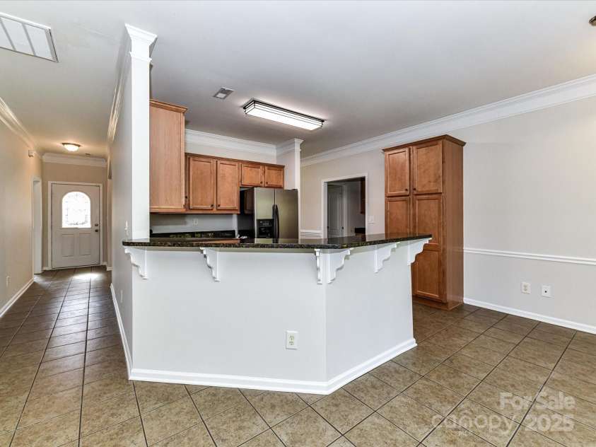 15506 Lakepoint Forest Drive, Charlotte, NC 28278.  MLS# CAR4240966, YatesRealty ID 3814. 