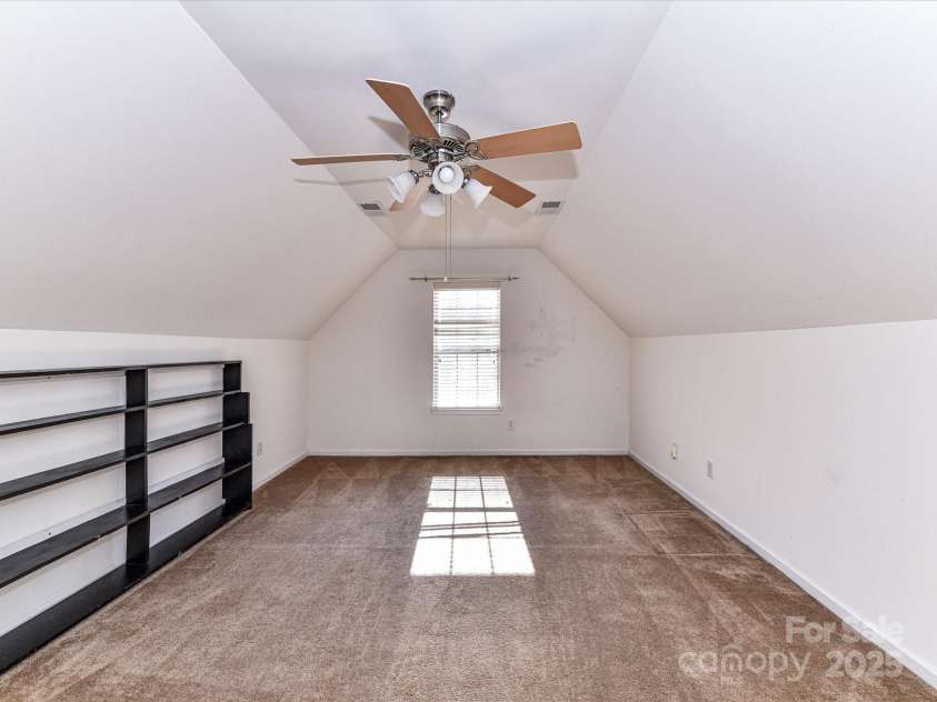 15506 Lakepoint Forest Drive, Charlotte, NC 28278.  MLS# CAR4240966, YatesRealty ID 3814. 