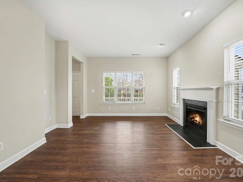 4718 Eastwycke Place Drive, Charlotte, NC 28215.  MLS# CAR4352320, YatesRealty ID 3814. 
