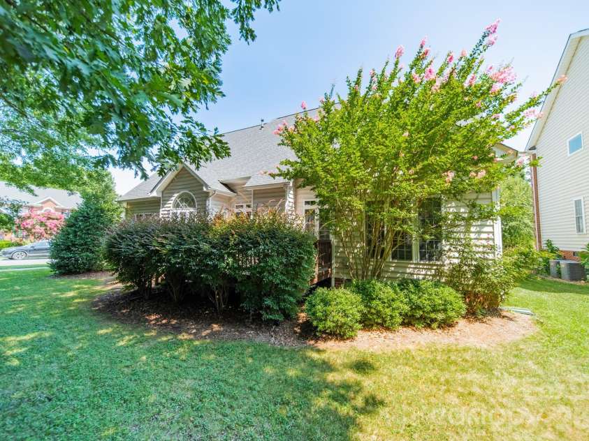 20400 Marblehead Court, Cornelius, NC 28031.  MLS# CAR4405200, YatesRealty ID 38142. 