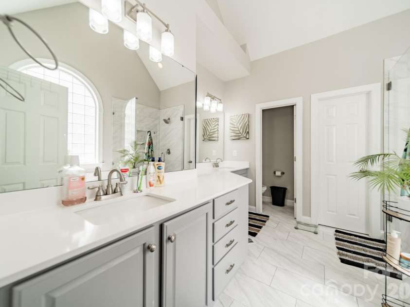 20400 Marblehead Court, Cornelius, NC 28031.  MLS# CAR4405200, YatesRealty ID 38142. 