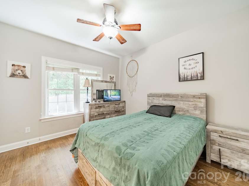 20400 Marblehead Court, Cornelius, NC 28031.  MLS# CAR4405200, YatesRealty ID 38142. 