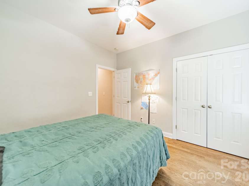 20400 Marblehead Court, Cornelius, NC 28031.  MLS# CAR4405200, YatesRealty ID 38142. 