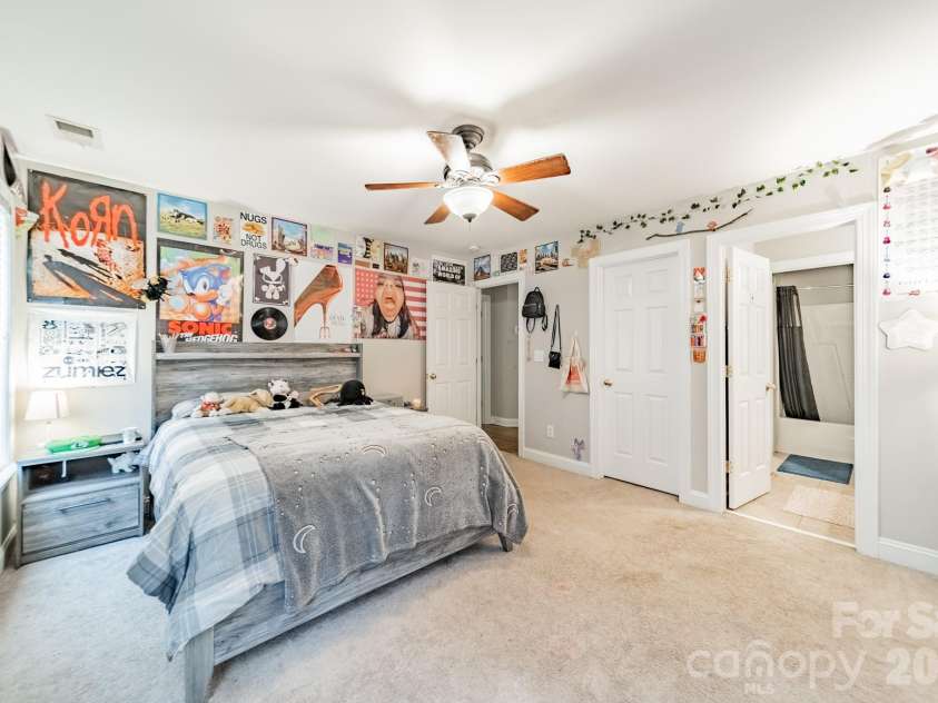 20400 Marblehead Court, Cornelius, NC 28031.  MLS# CAR4405200, YatesRealty ID 38142. 