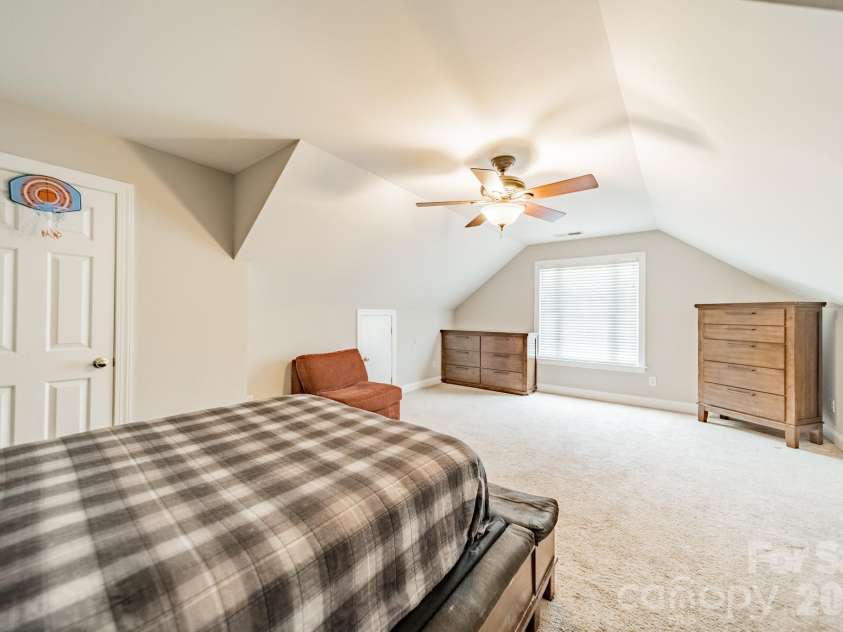 20400 Marblehead Court, Cornelius, NC 28031.  MLS# CAR4405200, YatesRealty ID 38142. 