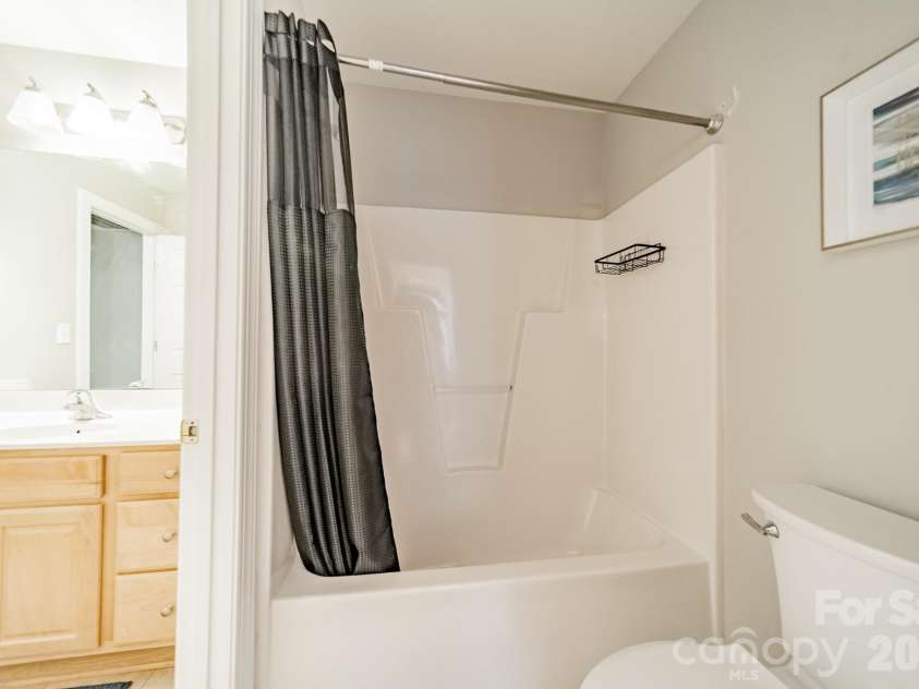 20400 Marblehead Court, Cornelius, NC 28031.  MLS# CAR4405200, YatesRealty ID 38142. 