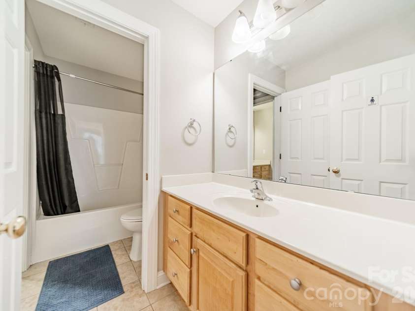 20400 Marblehead Court, Cornelius, NC 28031.  MLS# CAR4405200, YatesRealty ID 38142. 