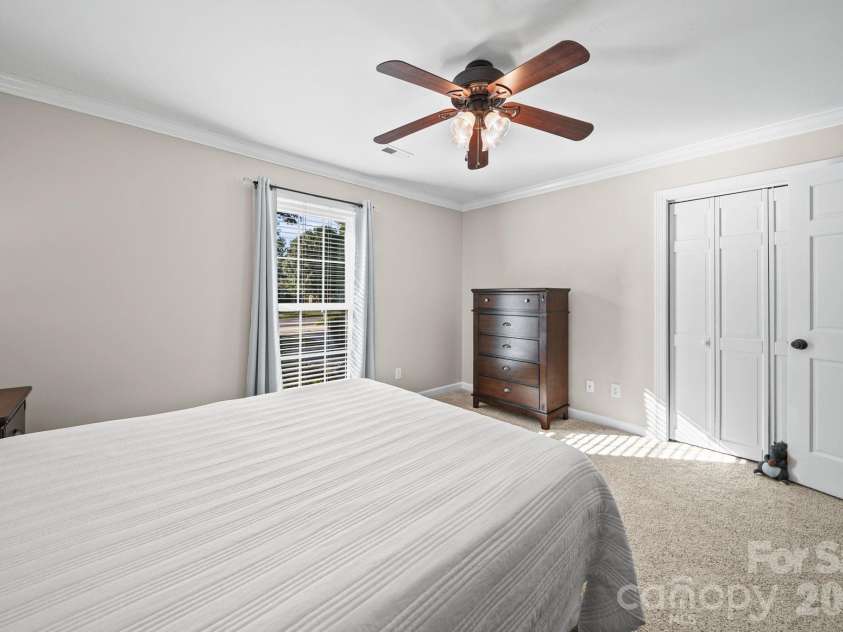 2200 Wynbourne Drive, Gastonia, NC 28056.  MLS# CAR4377884, YatesRealty ID 38144. 