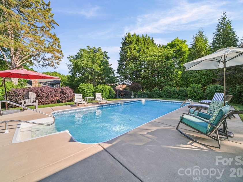 2200 Wynbourne Drive, Gastonia, NC 28056.  MLS# CAR4377884, YatesRealty ID 38144. 