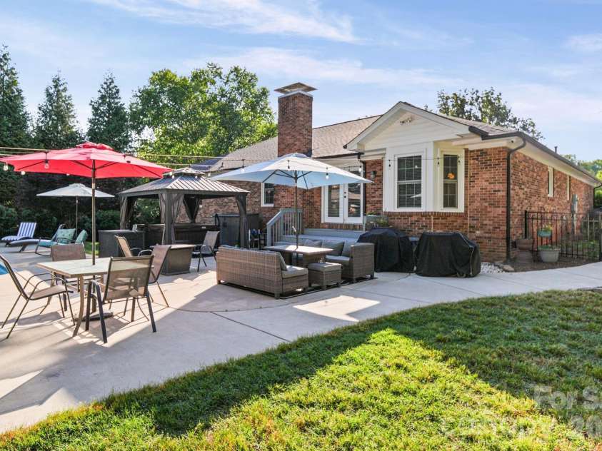 2200 Wynbourne Drive, Gastonia, NC 28056.  MLS# CAR4377884, YatesRealty ID 38144. 