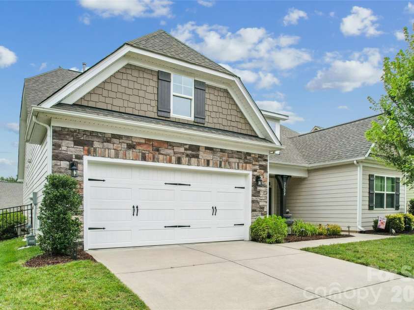 3302 Lock Erne Avenue, Kannapolis, NC 28081.  MLS# CAR4404706, YatesRealty ID 38146. 
