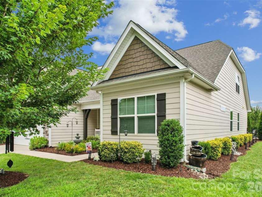 3302 Lock Erne Avenue, Kannapolis, NC 28081.  MLS# CAR4404706, YatesRealty ID 38146. 