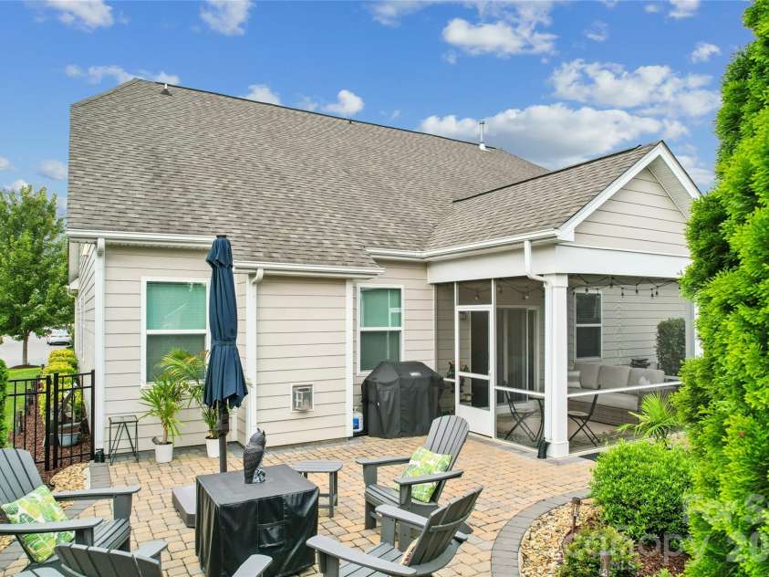 3302 Lock Erne Avenue, Kannapolis, NC 28081.  MLS# CAR4404706, YatesRealty ID 38146. 