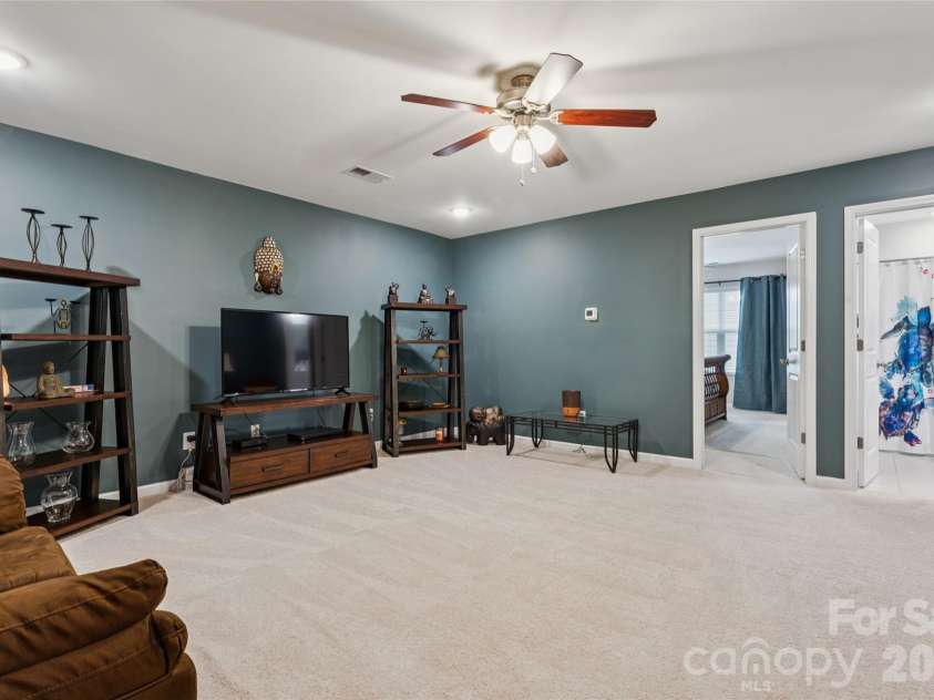 3302 Lock Erne Avenue, Kannapolis, NC 28081.  MLS# CAR4404706, YatesRealty ID 38146. 