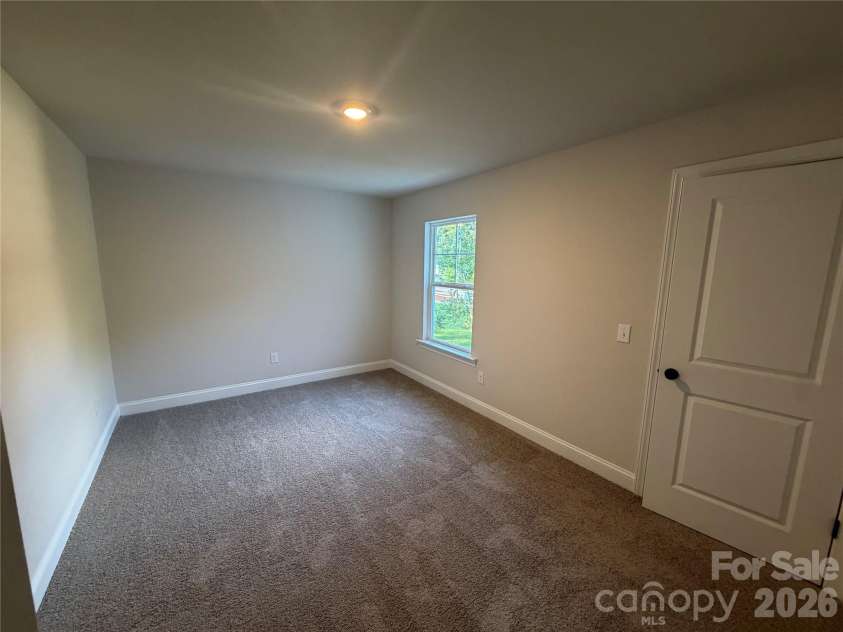 548 Carolyn Lane, Charlotte, NC 28213.  MLS# CAR4405325, YatesRealty ID 38148. 4 large bedrooms