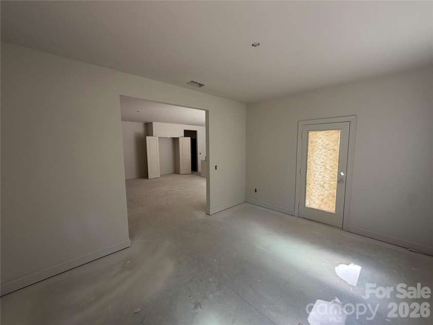 548 Carolyn Lane, Charlotte, NC 28213.  MLS# CAR4405325, YatesRealty ID 38148. 