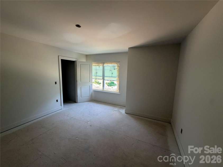 548 Carolyn Lane, Charlotte, NC 28213.  MLS# CAR4405325, YatesRealty ID 38148. 