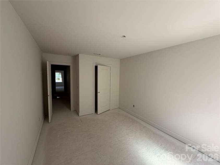 548 Carolyn Lane, Charlotte, NC 28213.  MLS# CAR4405325, YatesRealty ID 38148. 