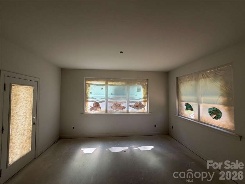 548 Carolyn Lane, Charlotte, NC 28213.  MLS# CAR4405325, YatesRealty ID 38148. 