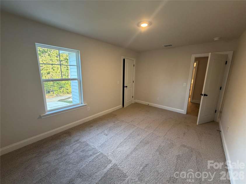 548 Carolyn Lane, Charlotte, NC 28213.  MLS# CAR4405325, YatesRealty ID 38148. 