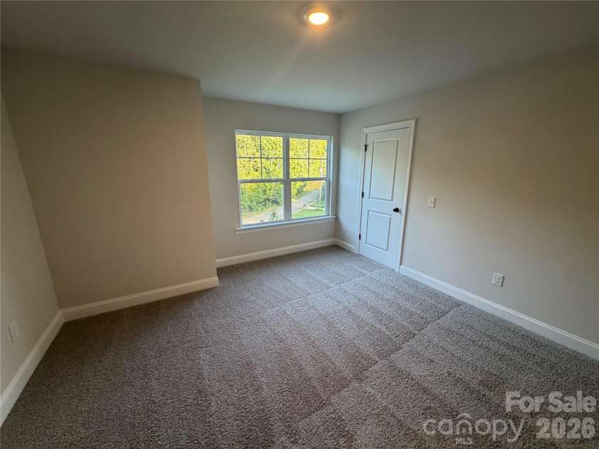 548 Carolyn Lane, Charlotte, NC 28213.  MLS# CAR4405325, YatesRealty ID 38148. 