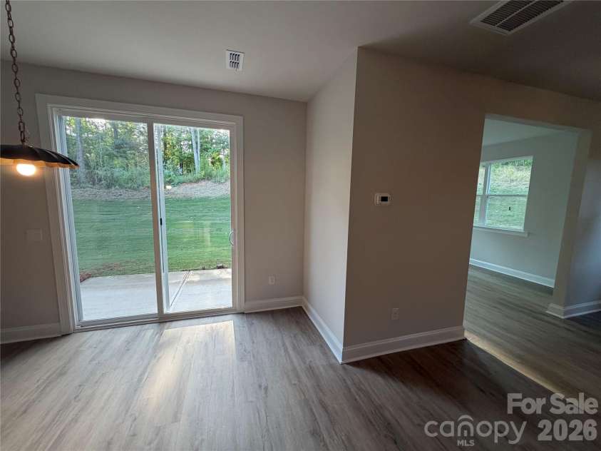 548 Carolyn Lane, Charlotte, NC 28213.  MLS# CAR4405325, YatesRealty ID 38148. 