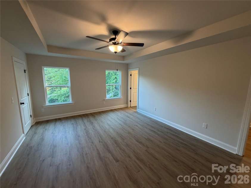 548 Carolyn Lane, Charlotte, NC 28213.  MLS# CAR4405325, YatesRealty ID 38148. 