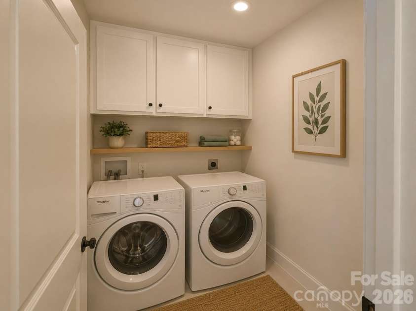 548 Carolyn Lane, Charlotte, NC 28213.  MLS# CAR4405325, YatesRealty ID 38148. Virtually Staged