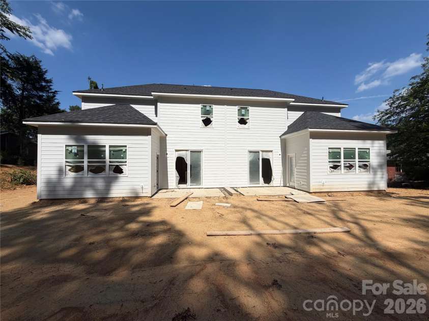 548 Carolyn Lane, Charlotte, NC 28213.  MLS# CAR4405325, YatesRealty ID 38148. Virtually Staged