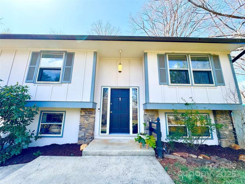 1 Spring Valley Drive, Arden, NC 28704.  MLS# CAR4234949, YatesRealty ID 3815. 