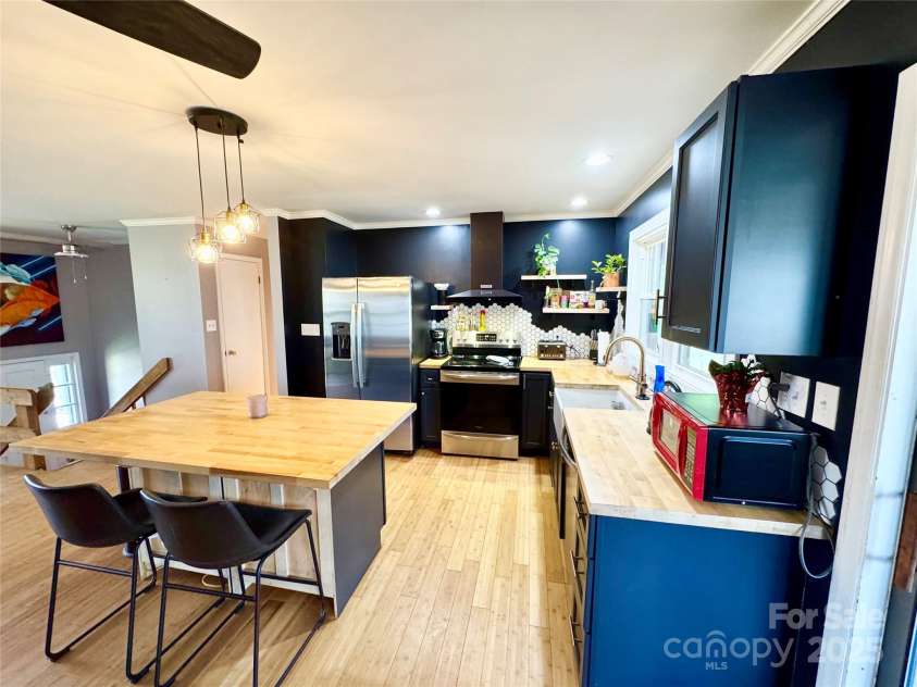 1 Spring Valley Drive, Arden, NC 28704.  MLS# CAR4234949, YatesRealty ID 3815. Beautiful modern kitchen