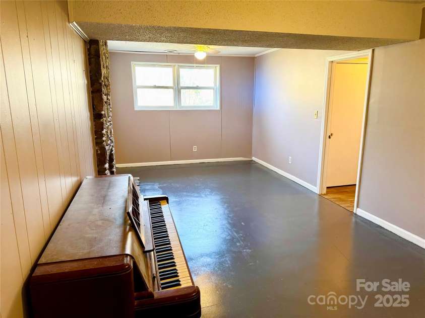 1 Spring Valley Drive, Arden, NC 28704.  MLS# CAR4234949, YatesRealty ID 3815. Bonus room