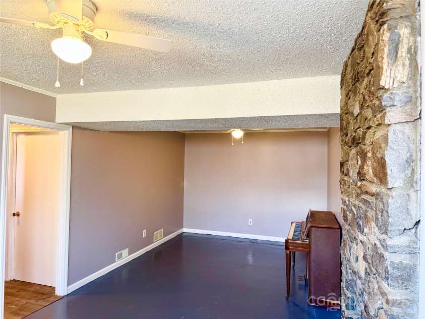 1 Spring Valley Drive, Arden, NC 28704.  MLS# CAR4234949, YatesRealty ID 3815. Bonus room