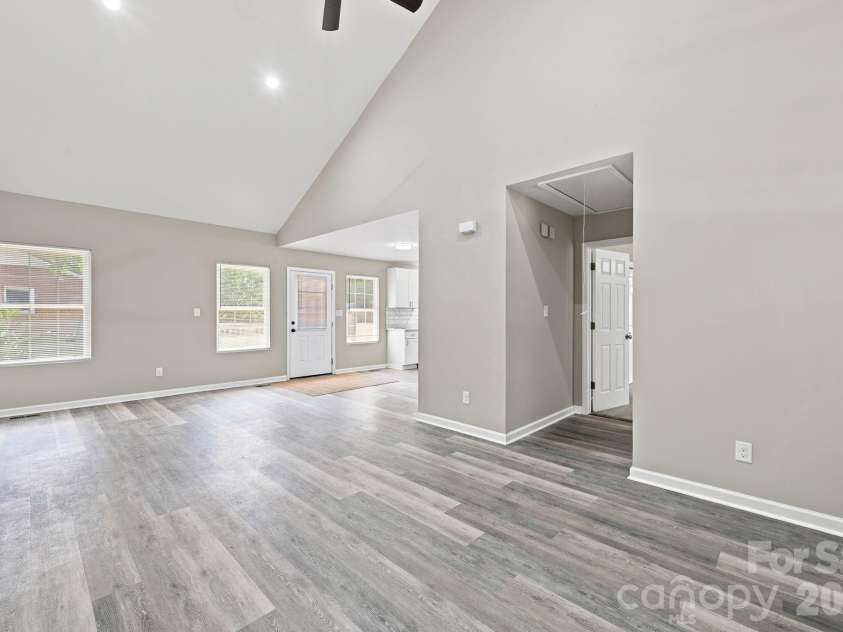302 Hunter Street, York, SC 29745.  MLS# CAR4405475, YatesRealty ID 38151. 