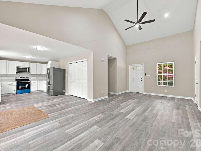 302 Hunter Street, York, SC 29745.  MLS# CAR4405475, YatesRealty ID 38151. 