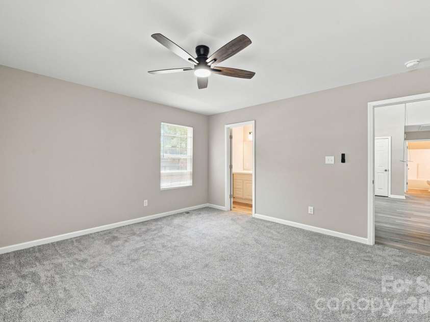 302 Hunter Street, York, SC 29745.  MLS# CAR4405475, YatesRealty ID 38151. 