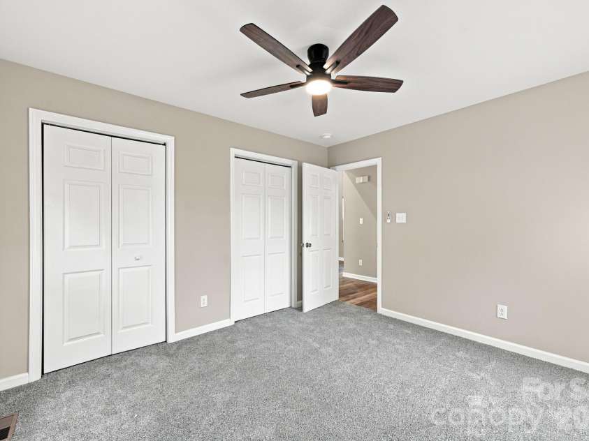 302 Hunter Street, York, SC 29745.  MLS# CAR4405475, YatesRealty ID 38151. 