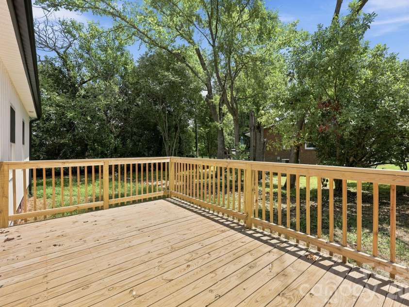 302 Hunter Street, York, SC 29745.  MLS# CAR4405475, YatesRealty ID 38151. 