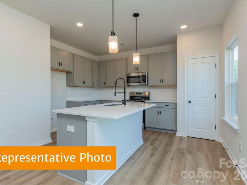 637 Cooley Drive, Salisbury, NC 28147.  MLS# CAR4405583, YatesRealty ID 38156. 