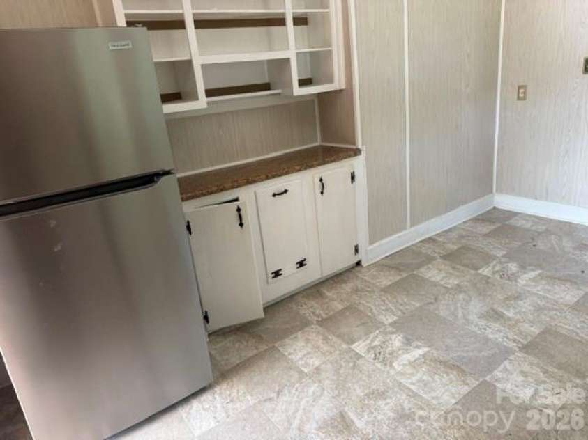 307 Yancey Street, Marion, NC 28752.  MLS# CAR4405596, YatesRealty ID 38158. 