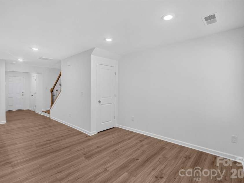 448 Sand Dunes Drive, Kannapolis, NC 28081.  MLS# CAR4405598, YatesRealty ID 38159. 