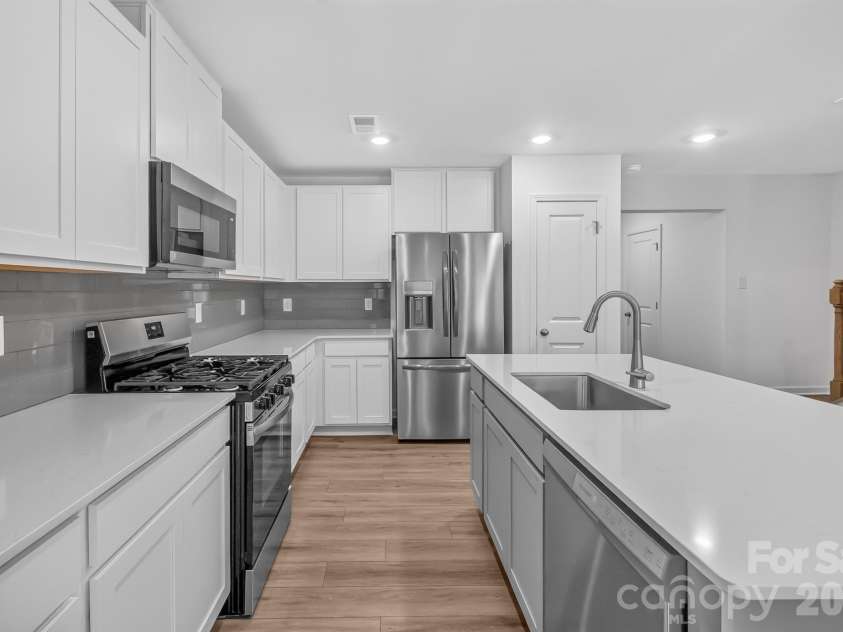 448 Sand Dunes Drive, Kannapolis, NC 28081.  MLS# CAR4405598, YatesRealty ID 38159. 