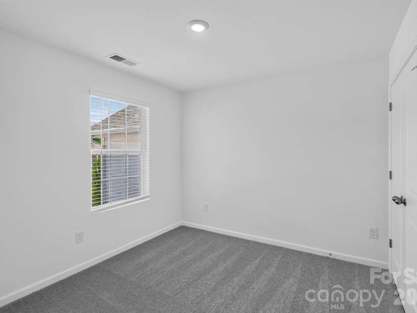 448 Sand Dunes Drive, Kannapolis, NC 28081.  MLS# CAR4405598, YatesRealty ID 38159. 