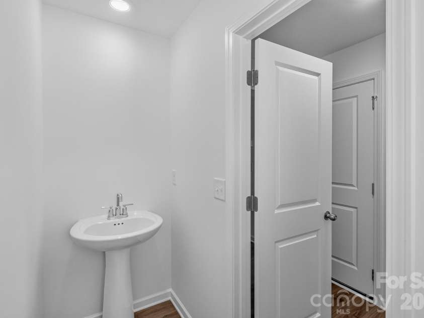 448 Sand Dunes Drive, Kannapolis, NC 28081.  MLS# CAR4405598, YatesRealty ID 38159. 
