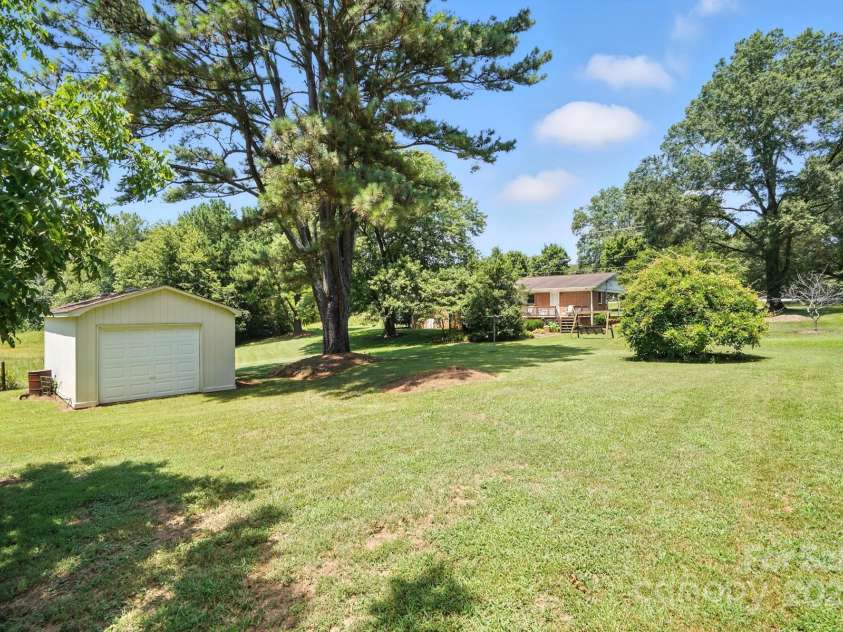 3427 Nc 16 Highway, Denver, NC 28037.  MLS# CAR4283267, YatesRealty ID 3816. 