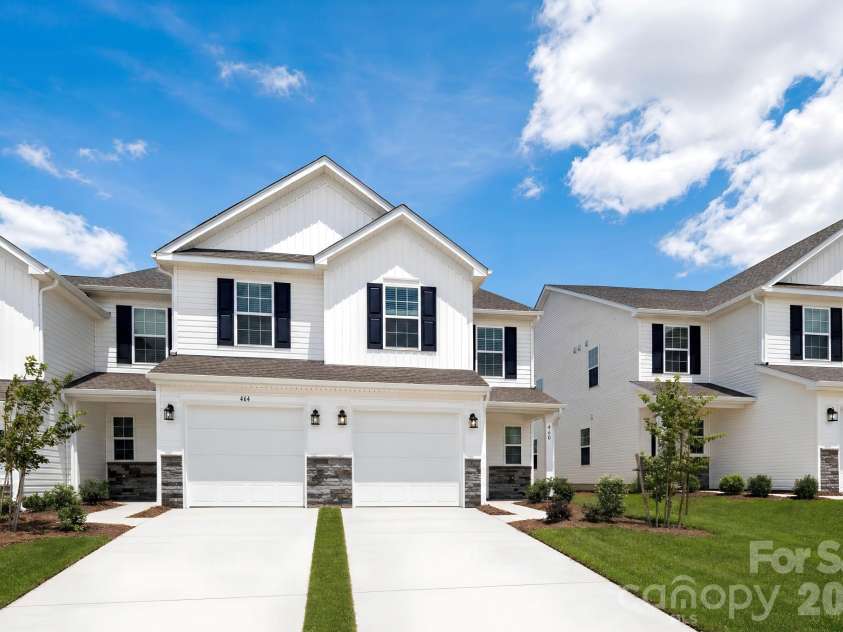 436 Sand Dunes Drive, Kannapolis, NC 28081.  MLS# CAR4405600, YatesRealty ID 38161. 