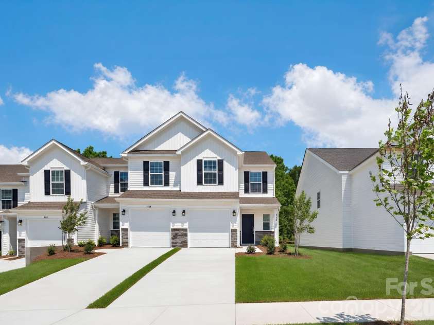436 Sand Dunes Drive, Kannapolis, NC 28081.  MLS# CAR4405600, YatesRealty ID 38161. 